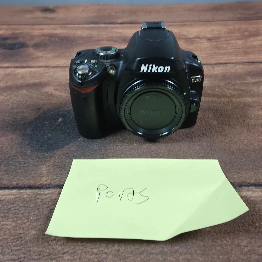 Nikon D40 DSLR Camera Body Black Fair For Parts or Repair
